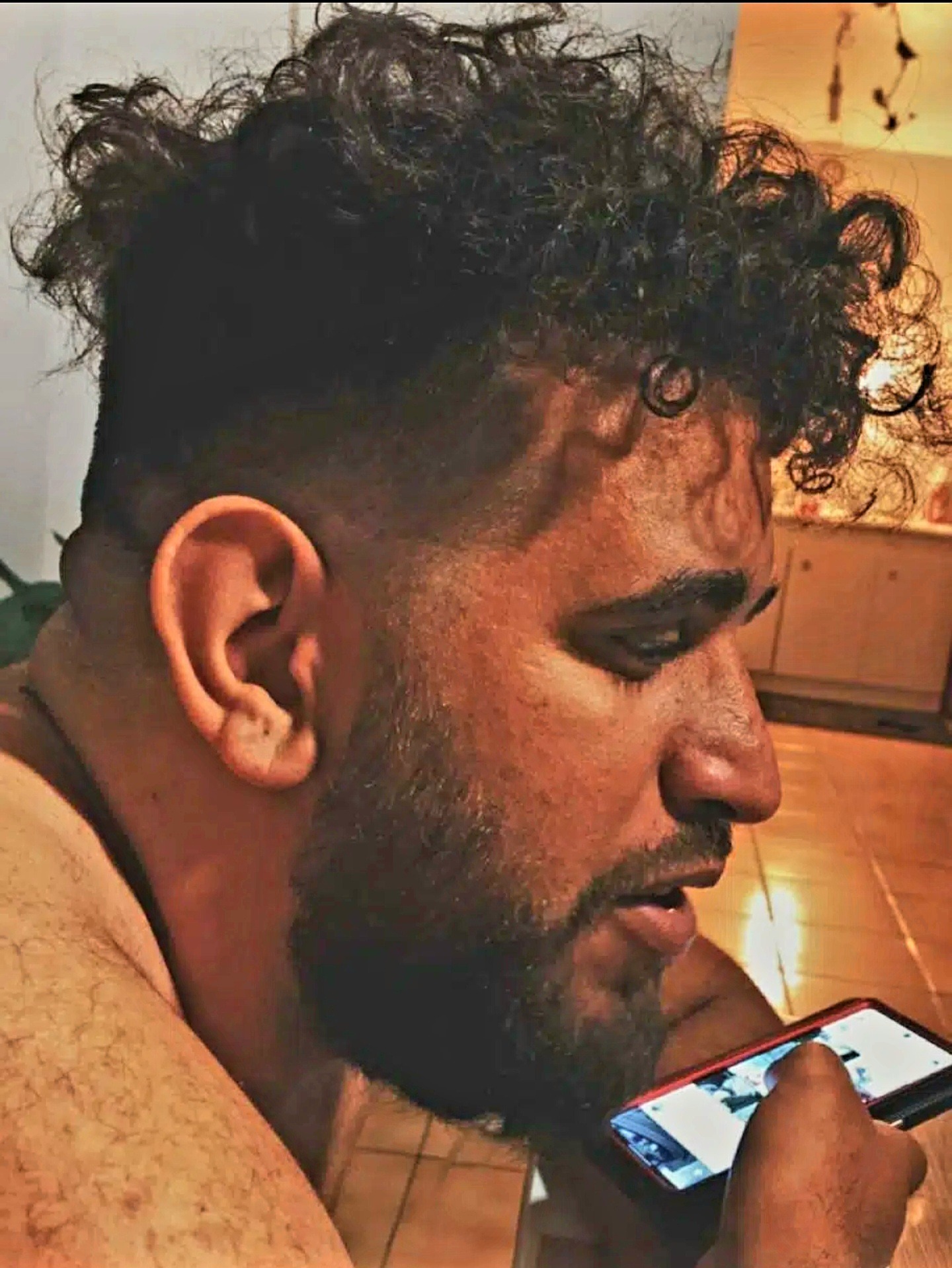 Profil de Fares, 29 ans, Escort Gay Canada à Allan