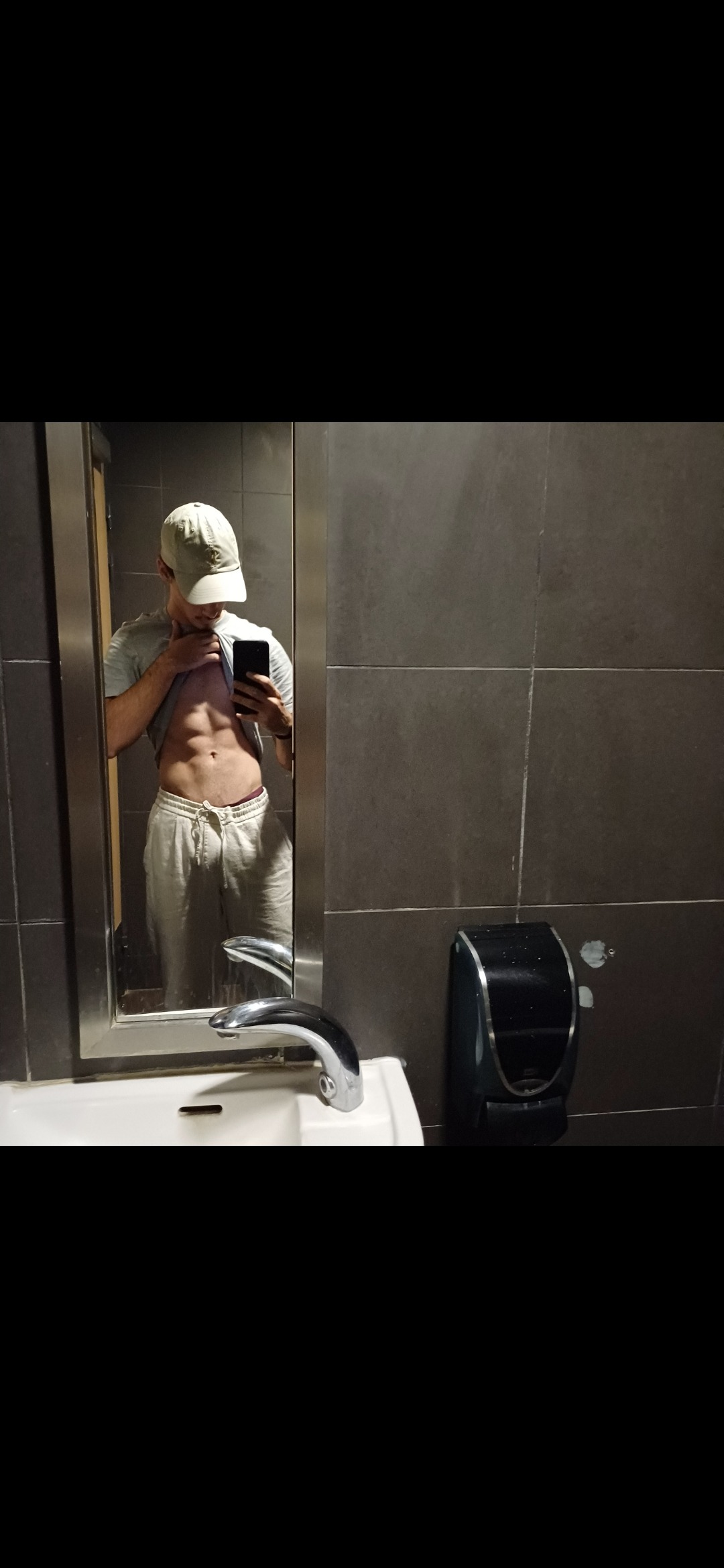 Profil de Lysandre, 22 ans, Escort Gay Canada à Grayson