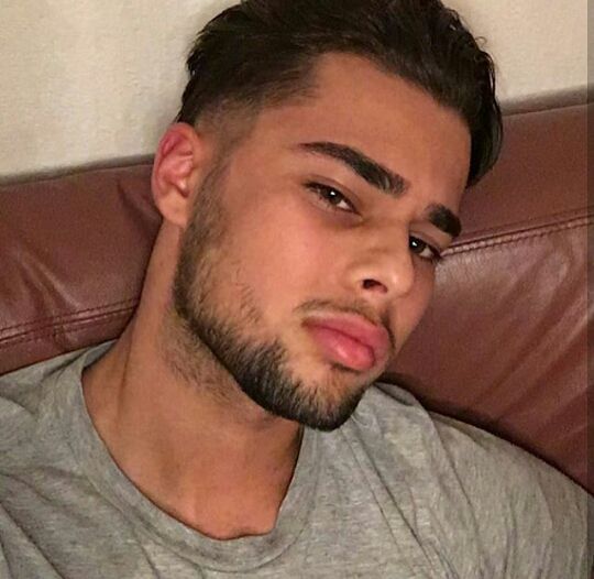 Profil de Ayman, 25 ans, Escort Gay Canada à Big Valley