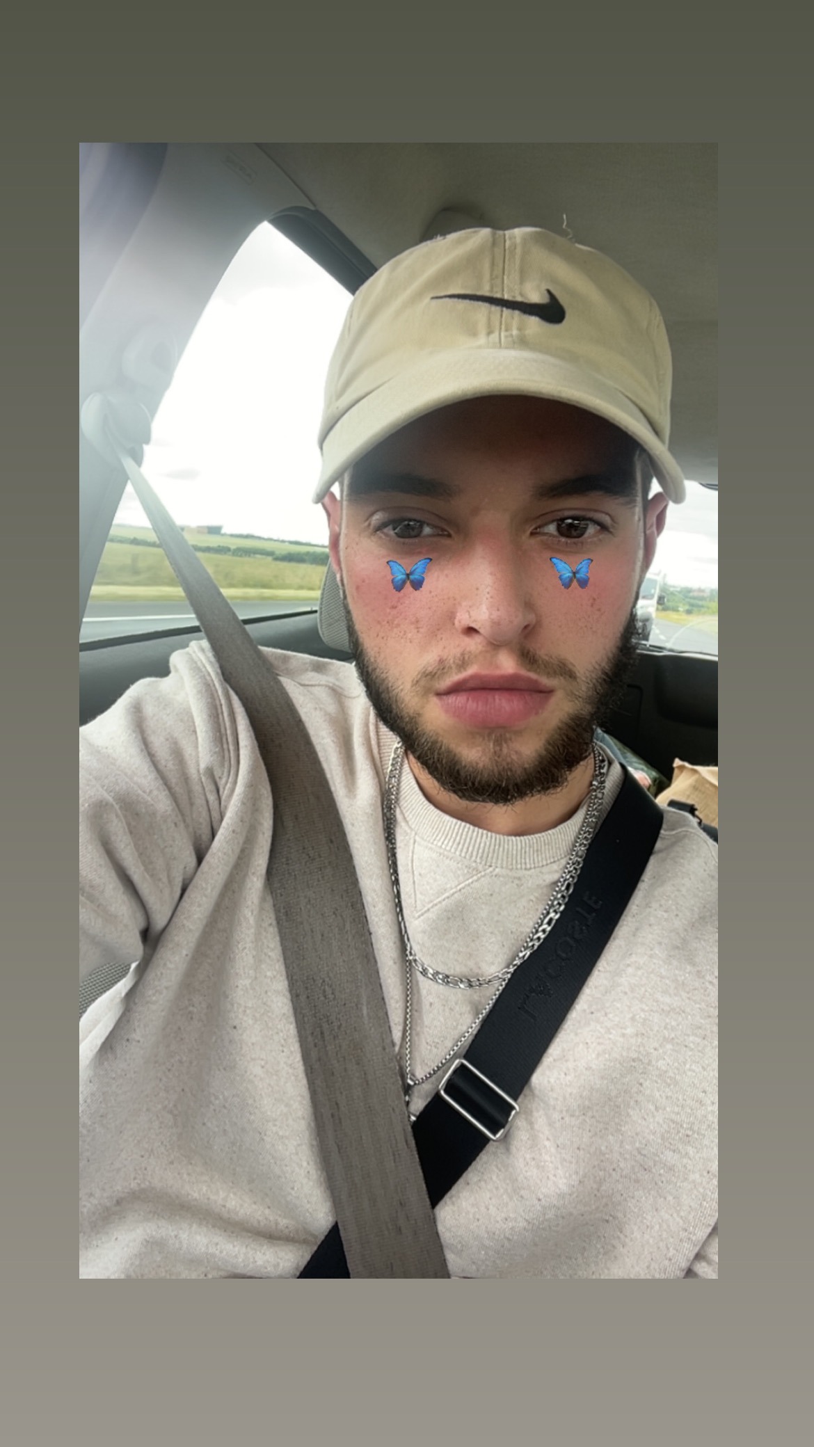 Profil de Yolain, 24 ans, Escort Gay Canada à Acme