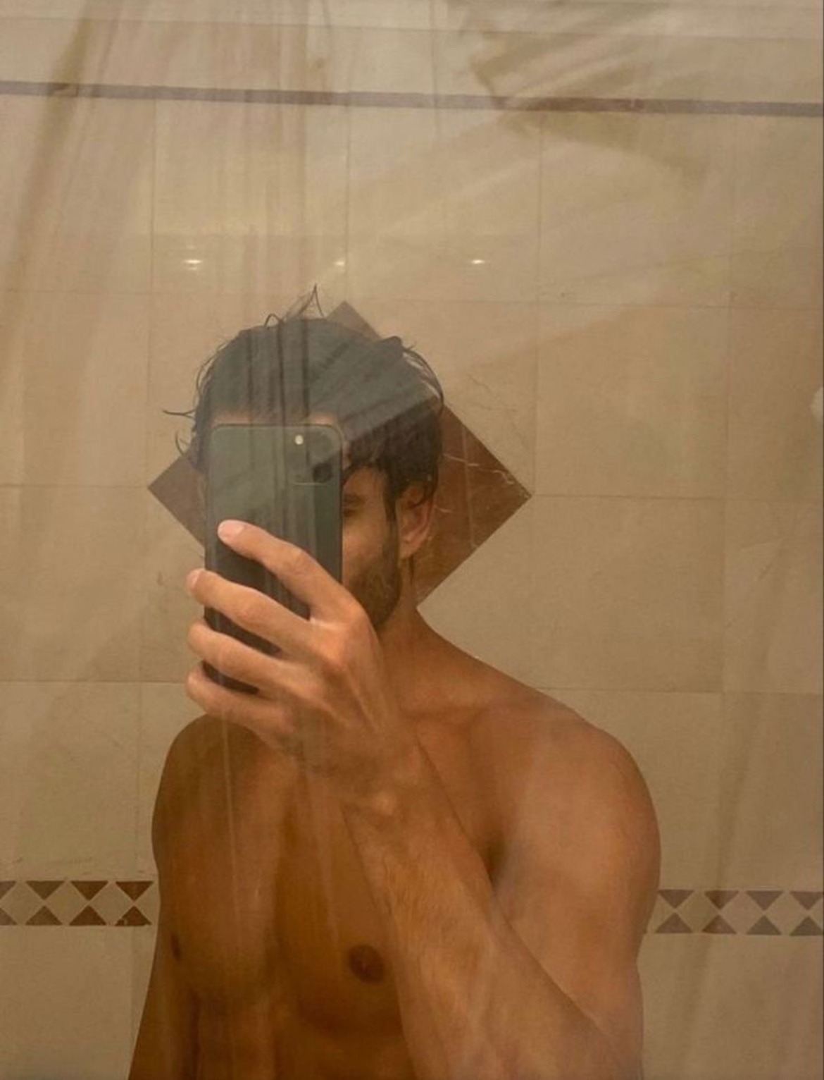 Profil de Krystian, 25 ans, Escort Gay Canada à Bassano
