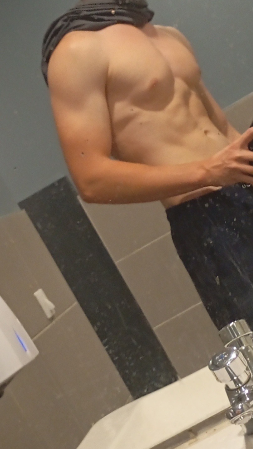 Profil de Sandor, 19 ans, Escort Gay Canada à Riverview