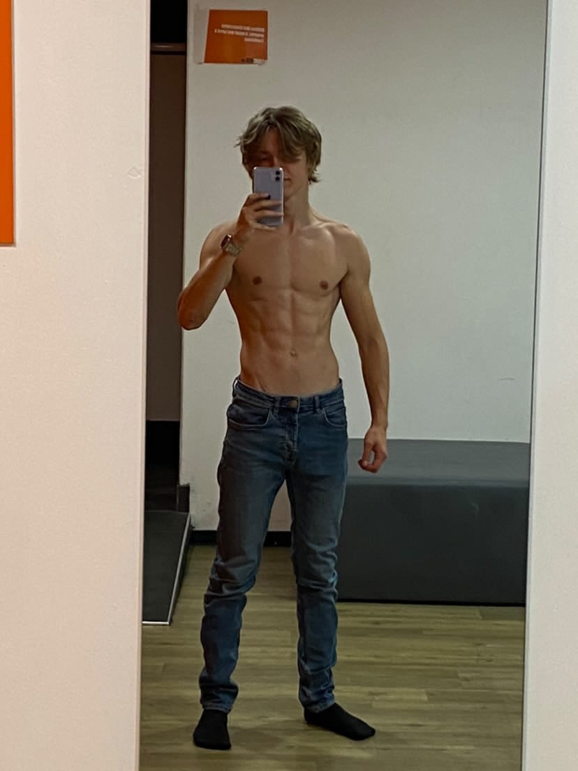 Profil de Bernard, 21 ans, Escort Gay Canada à Whitehorse