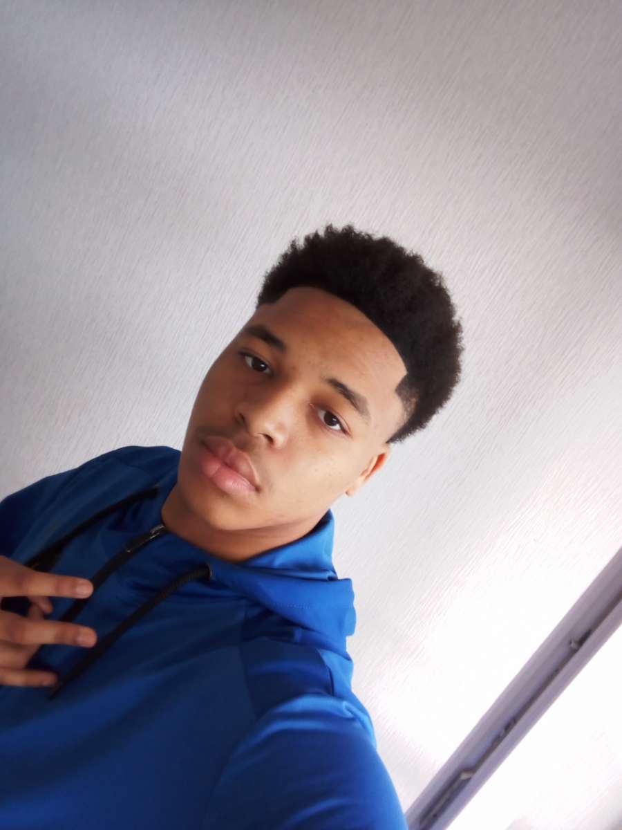 Profil de Clark, 20 ans, Escort Gay Canada à Queens