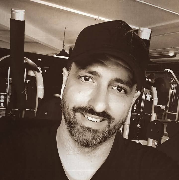 Profil de Ilia, 42 ans, Escort Gay Canada à Black Diamond
