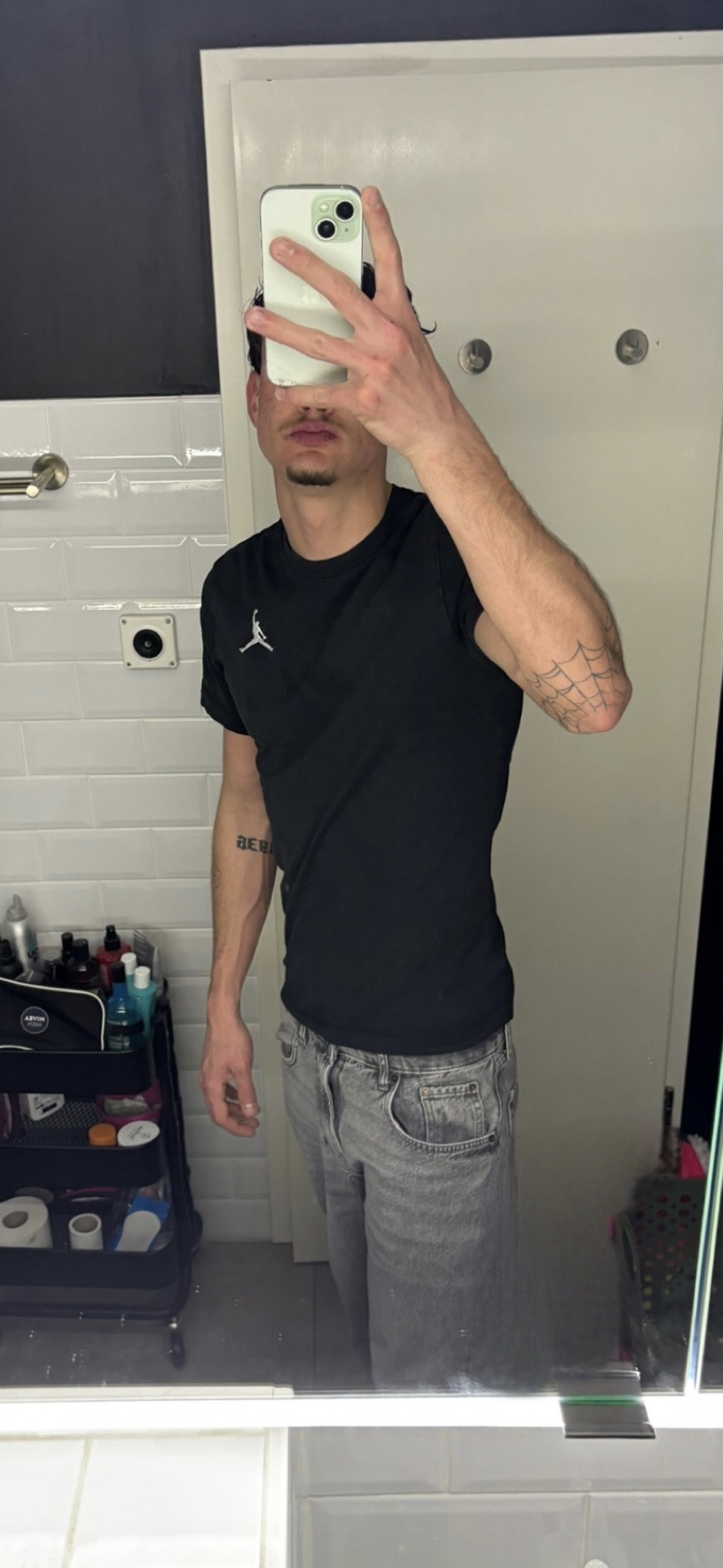 Profil de Jiovany, 21 ans, Escort Gay Canada à Berwyn