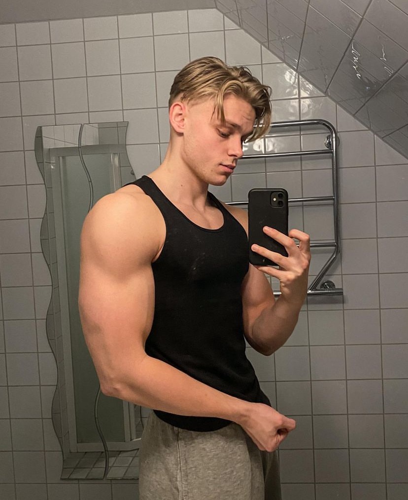 Profil de Massinissa, 19 ans, Escort Gay Canada à Macamic