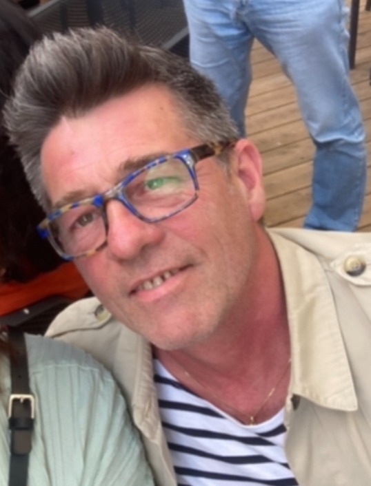 Profil de Valérien, 55 ans, Escort Gay Canada à Cudworth