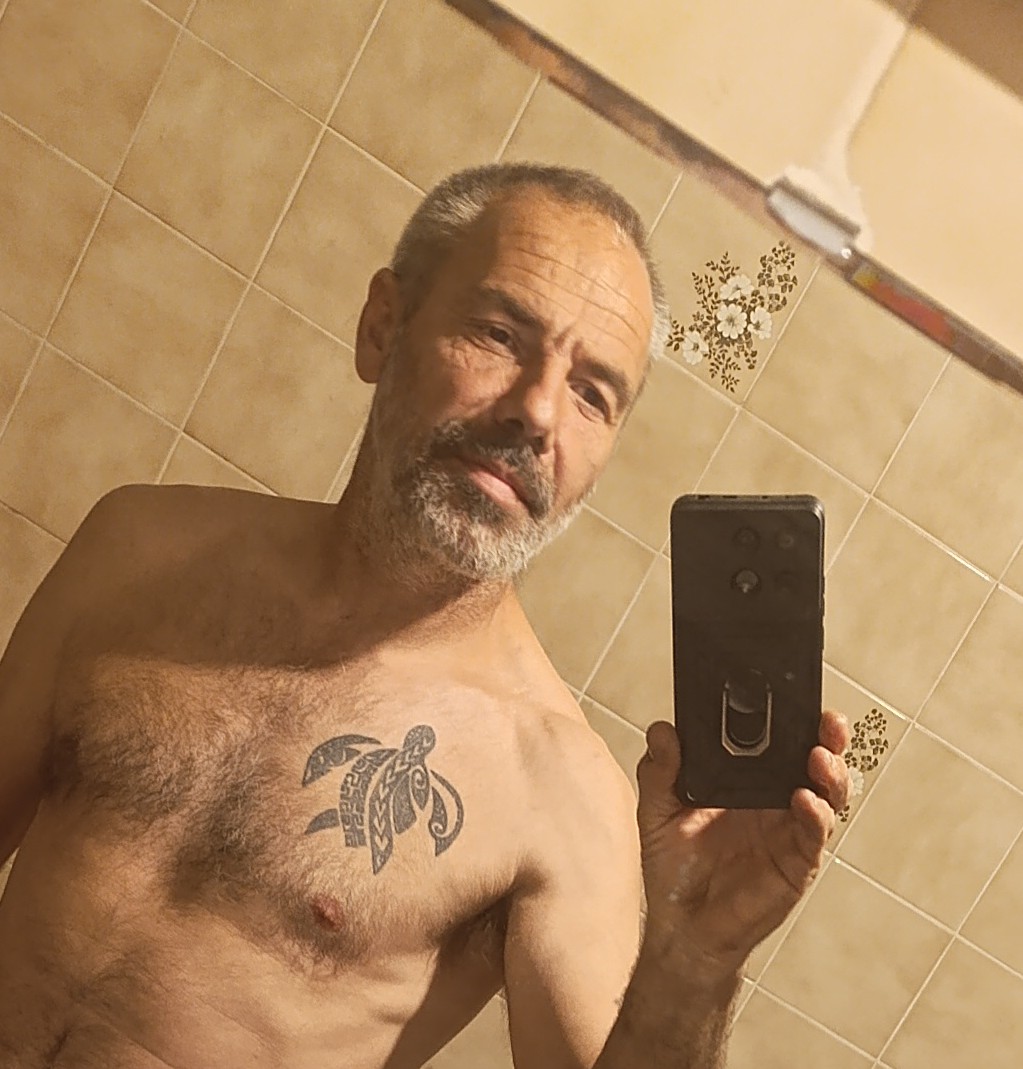 Profil de Reuben, 53 ans, Escort Gay Canada à Sainte-Ursule
