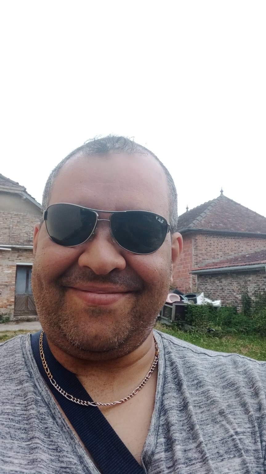 Profil de Emiliano, 52 ans, Escort Gay Canada à Wiseton