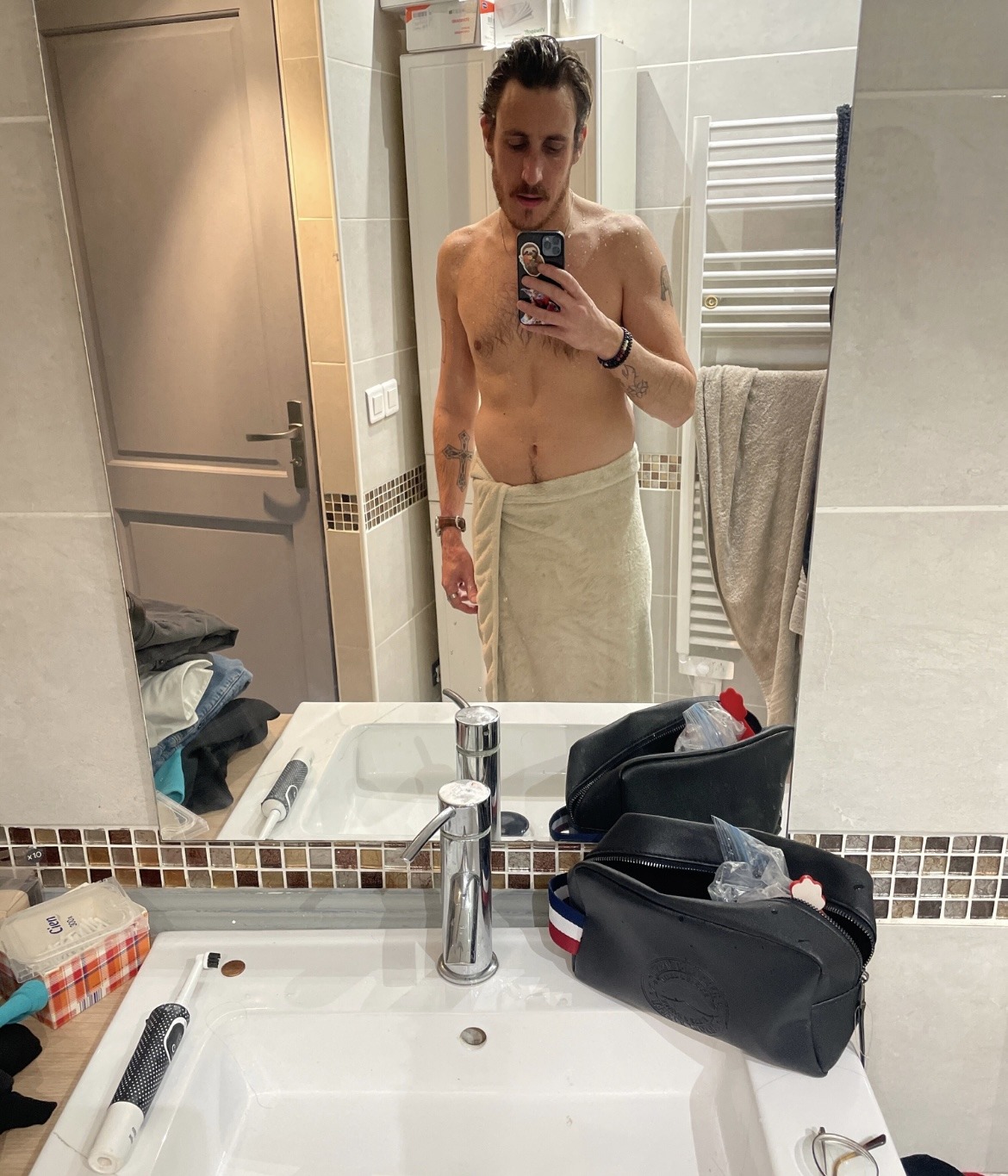 Profil de Benyamine, 36 ans, Escort Gay Canada à Saint-Étienne-des-Grès