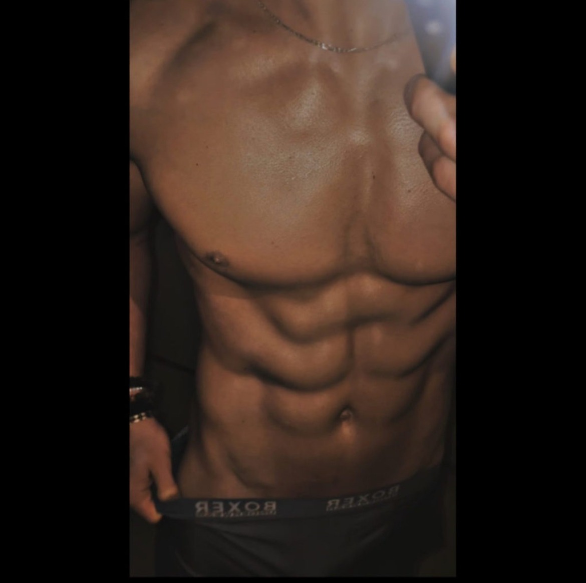 Profil de Ilyes, 26 ans, Escort Gay Canada à Saint-Valère