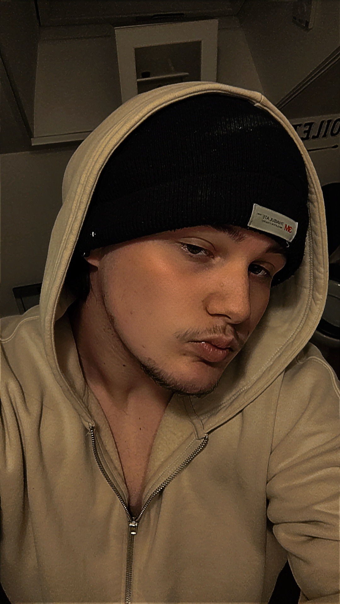 Profil de Victor, 19 ans, Escort Gay Canada à Barrhead