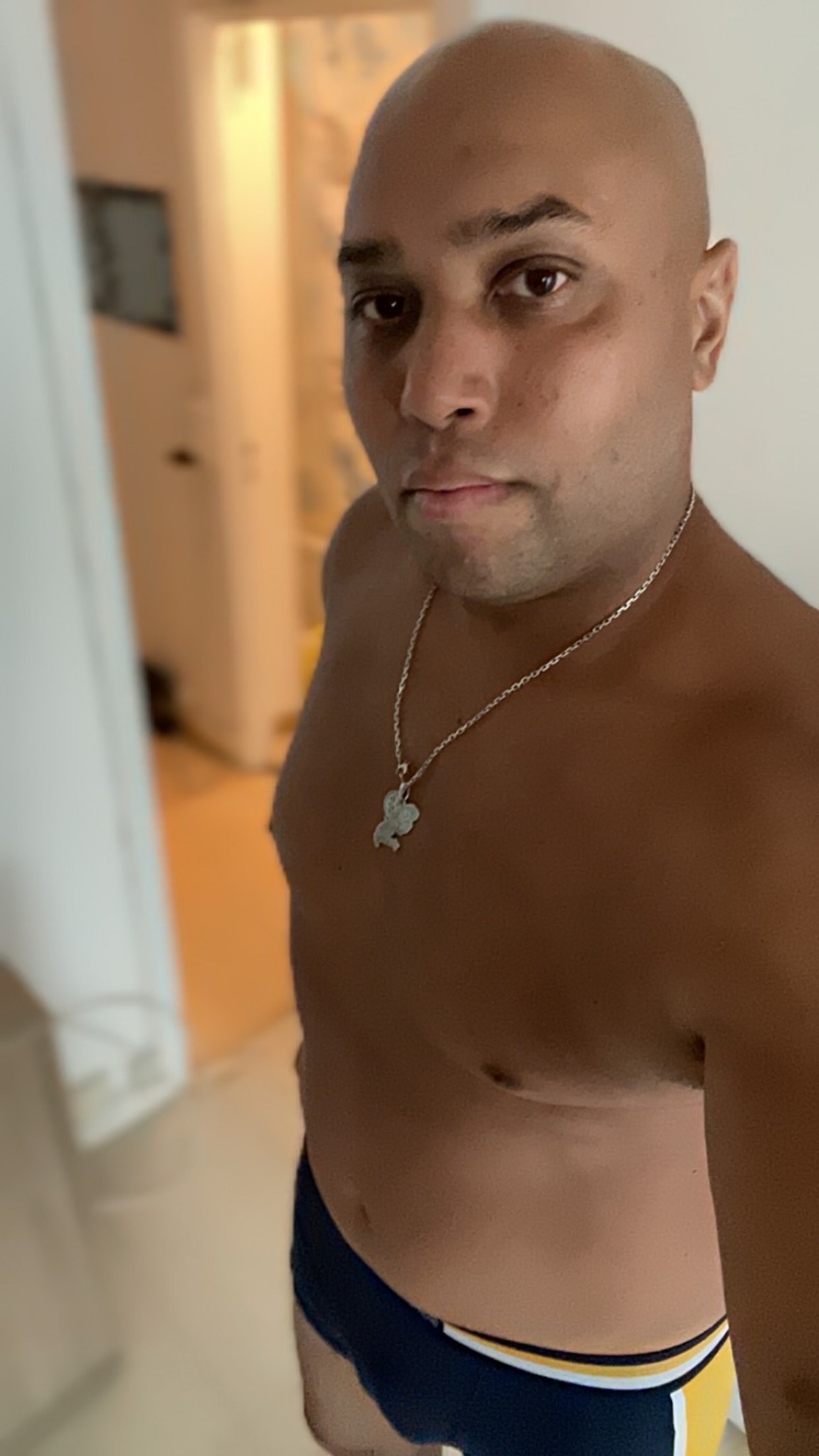 Profil de Shaheen, 43 ans, Escort Gay Canada à Ottawa