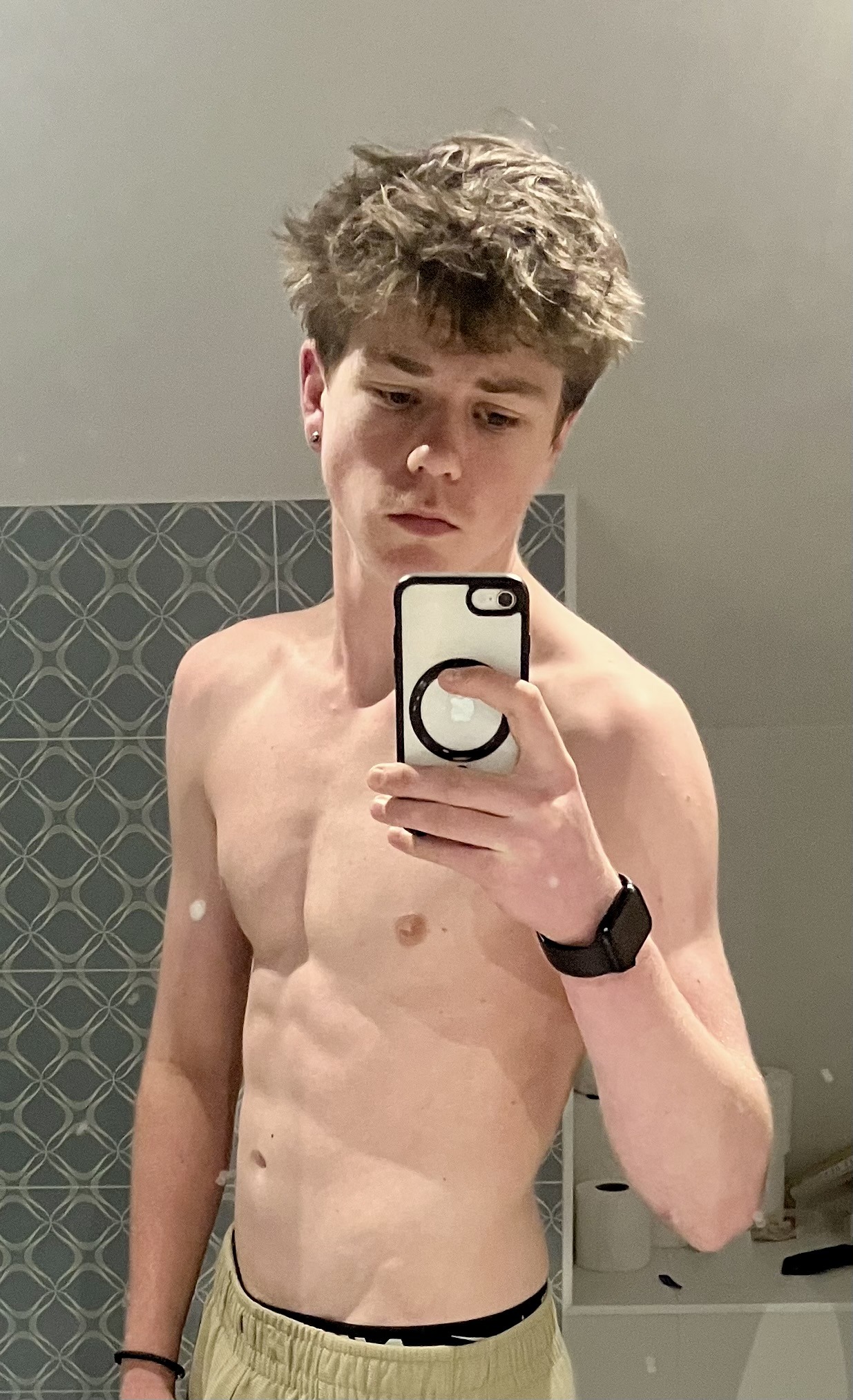 Profil de Abdou-karim, 19 ans, Escort Gay Canada à Killarney