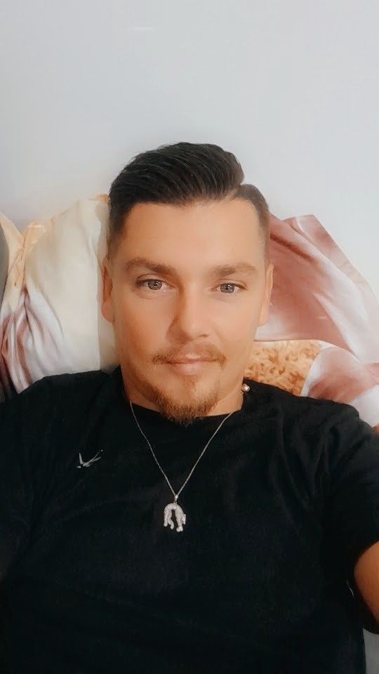Profil de Uldrich, 34 ans, Escort Gay Canada à Aylmer